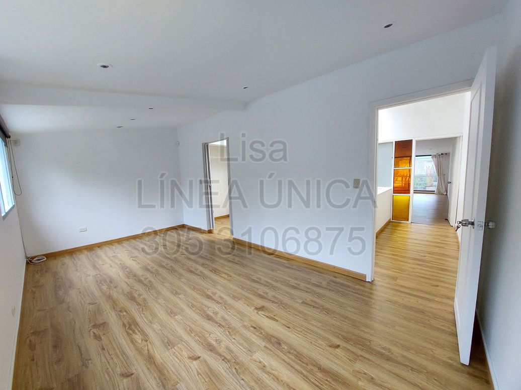 Casa de 6 alcobas en venta en Santa Ana Occidental, Bogotá, 315 m² · foto 18 de 20