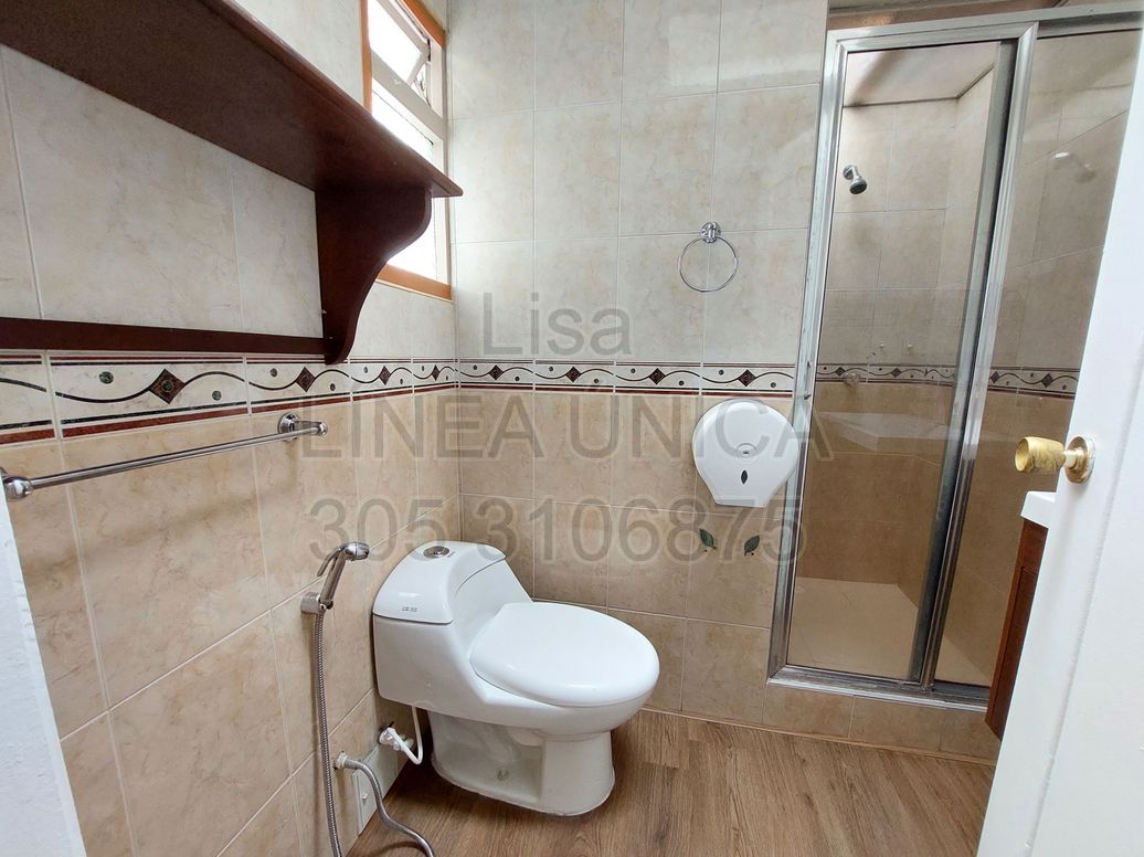 Casa de 6 alcobas en venta en Santa Ana Occidental, Bogotá, 315 m² · foto 17 de 20