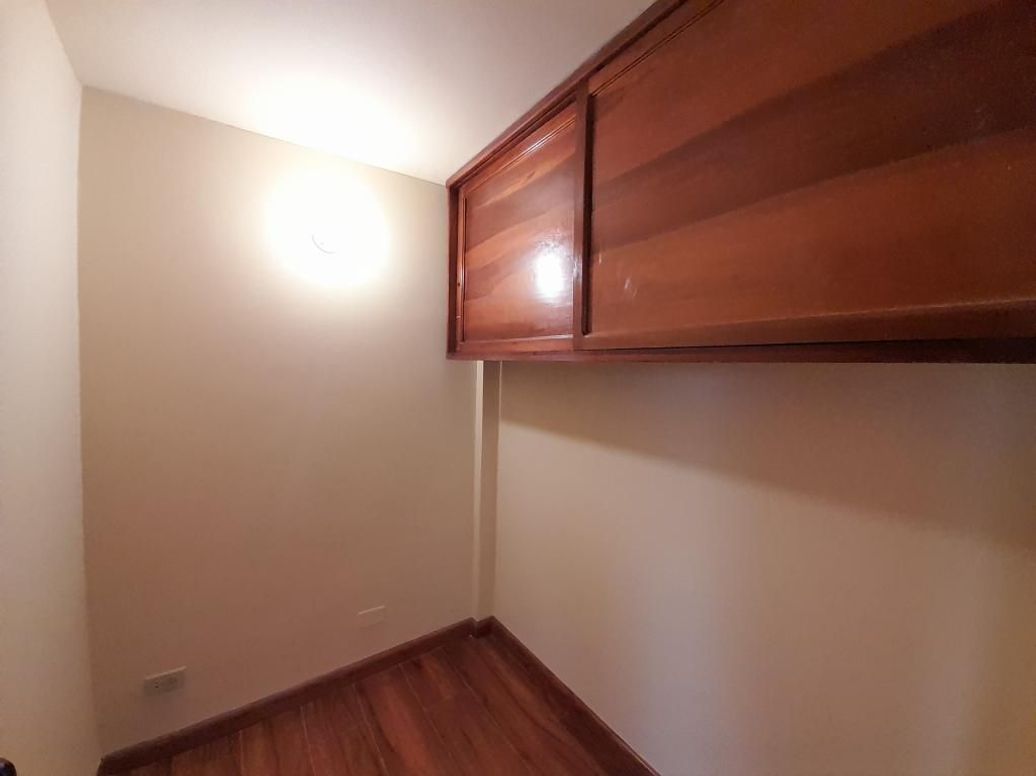 Apartamento de 3 alcobas en venta en Caobos Salazar, Bogotá, 89 m² · foto 3 de 14