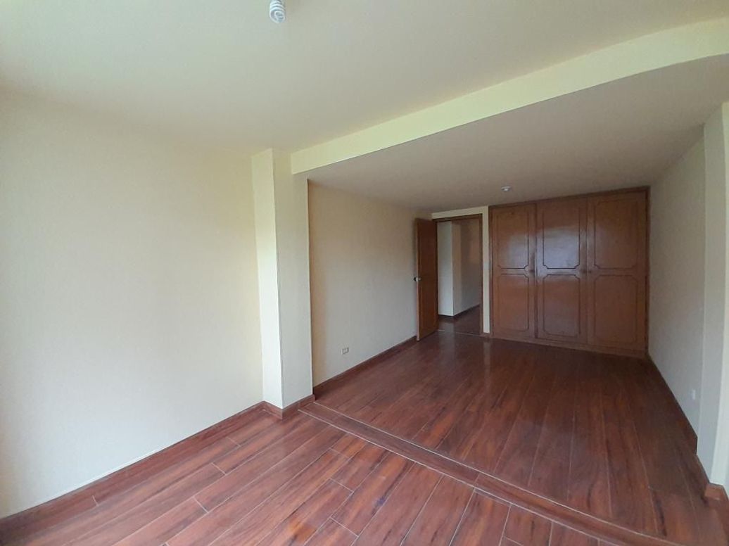 Apartamento de 3 alcobas en venta en Caobos Salazar, Bogotá, 89 m² · foto 7 de 14