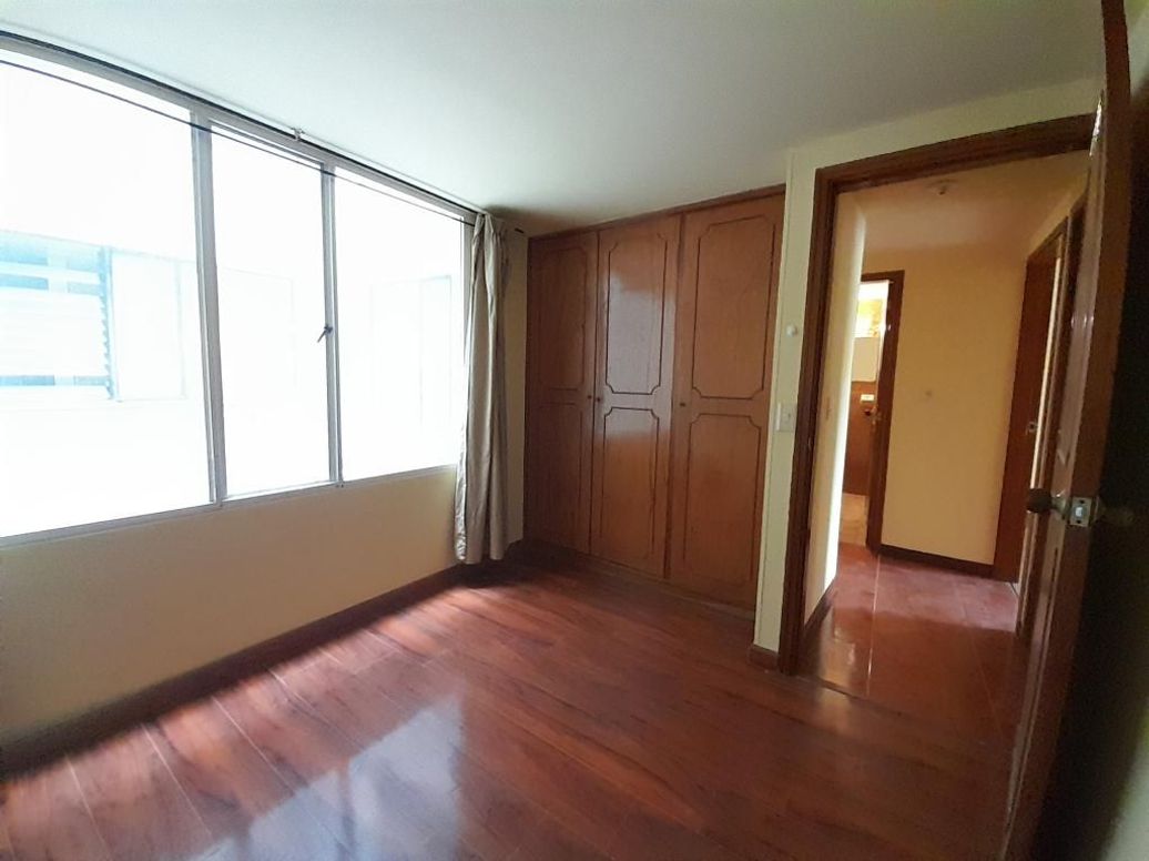 Apartamento de 3 alcobas en venta en Caobos Salazar, Bogotá, 89 m² · foto 4 de 14