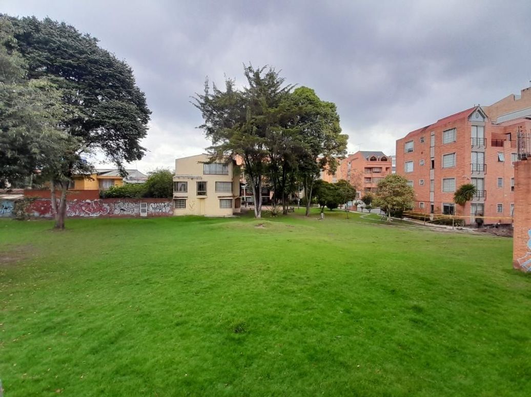 Apartamento de 3 alcobas en venta en Caobos Salazar, Bogotá, 89 m² · foto 14 de 14