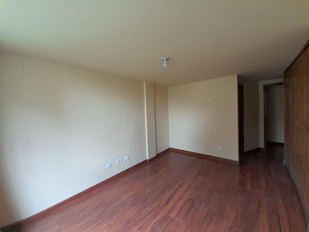 Apartamento de 3 alcobas en venta en Caobos Salazar, Bogotá, 89 m² · foto 9 de 14
