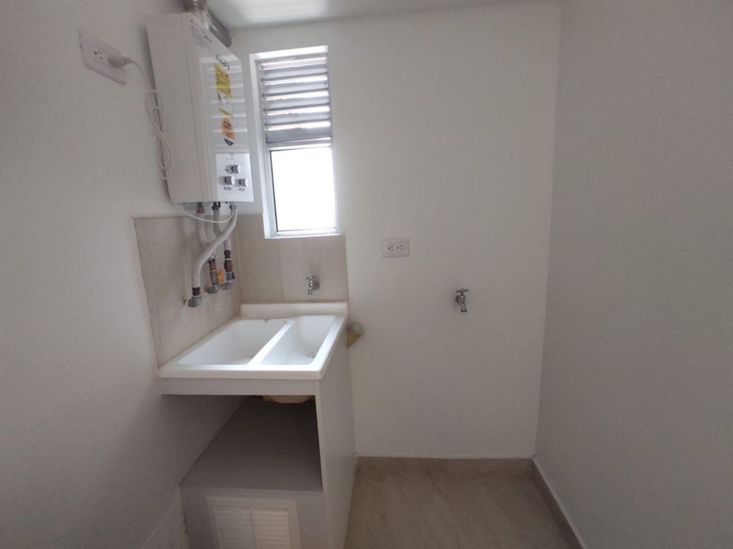 Apartamento de 3 alcobas en arriendo en Alameda, Bogotá, 43 m² · foto 10 de 20