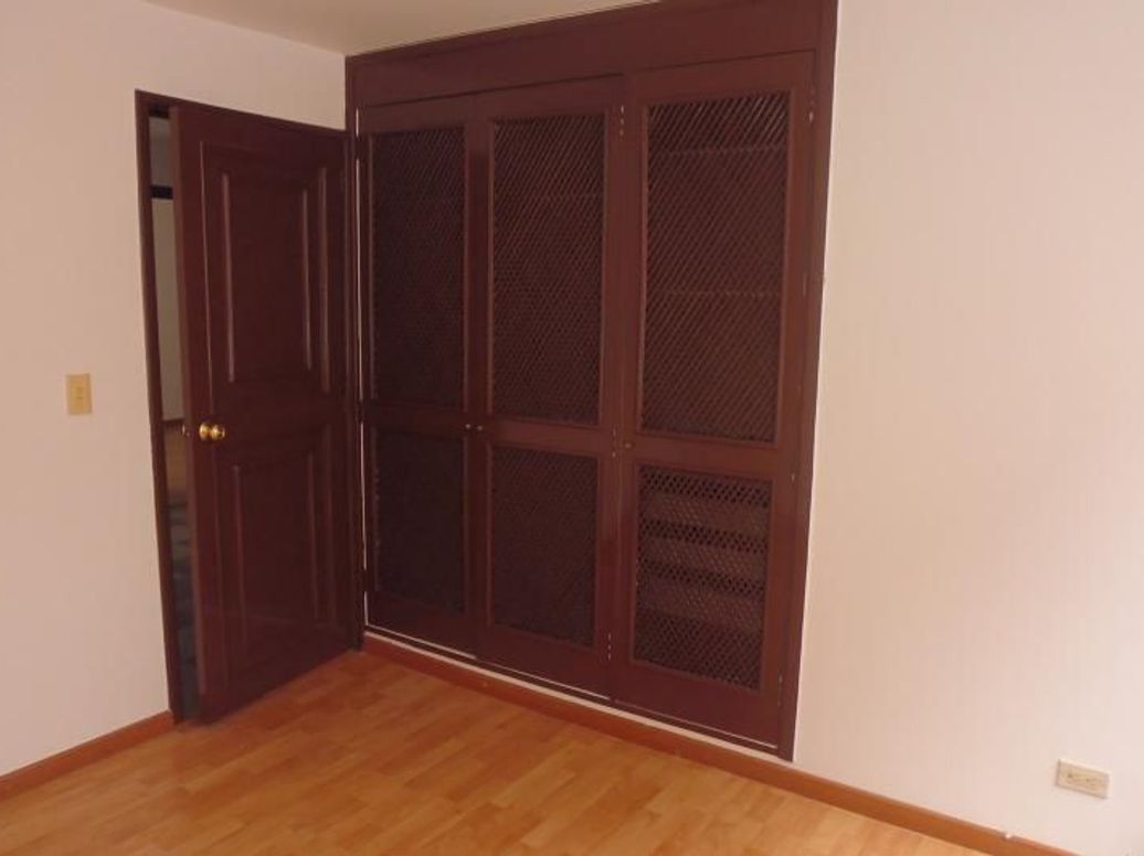 Apartamento de 3 alcobas en arriendo en Los Cedritos, Bogotá, 90 m² · foto 8 de 18
