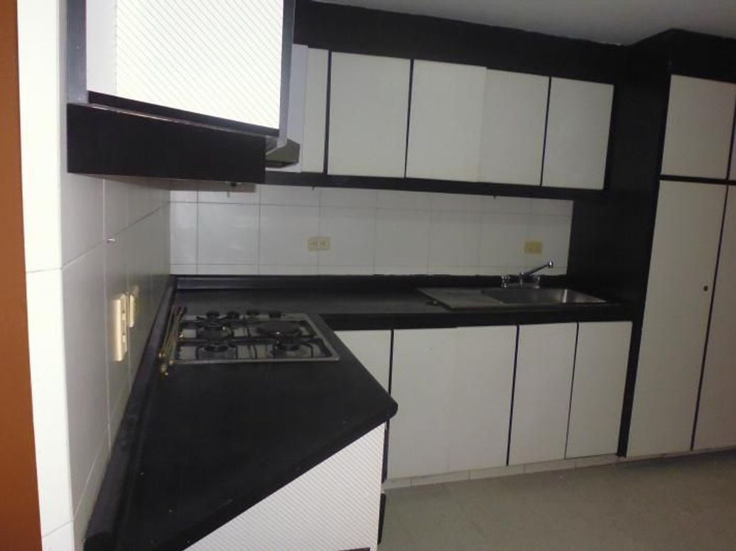 Apartamento de 3 alcobas en arriendo en Los Cedritos, Bogotá, 90 m² · foto 13 de 18