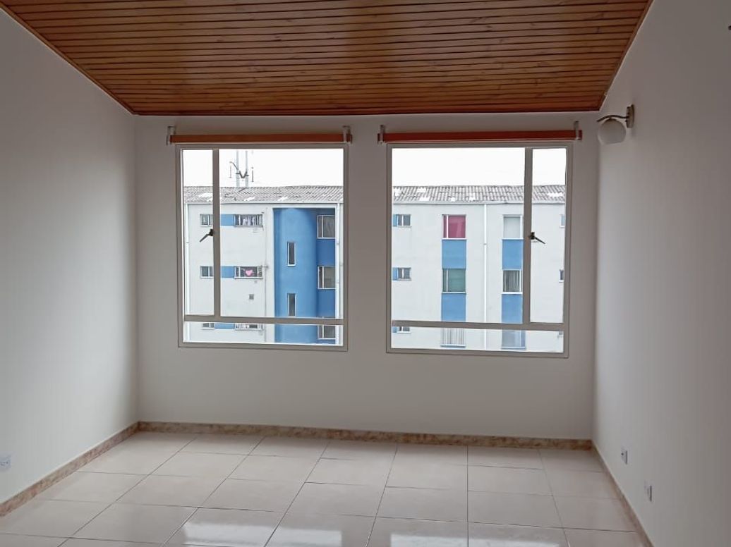 Apartamento de 2 alcobas en arriendo en Villas De Granada Et. I, Bogotá, 48 m² · foto 3 de 15