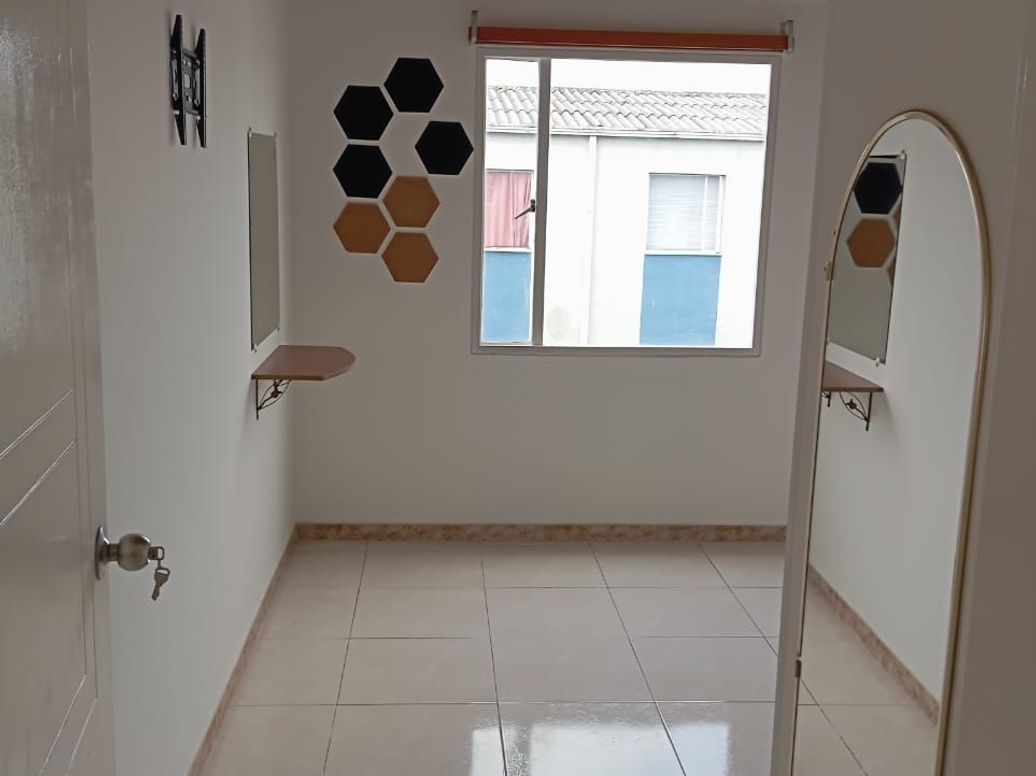 Apartamento de 2 alcobas en arriendo en Villas De Granada Et. I, Bogotá, 48 m² · foto 10 de 15