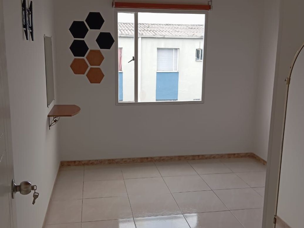 Apartamento de 2 alcobas en arriendo en Villas De Granada Et. I, Bogotá, 48 m² · foto 9 de 15