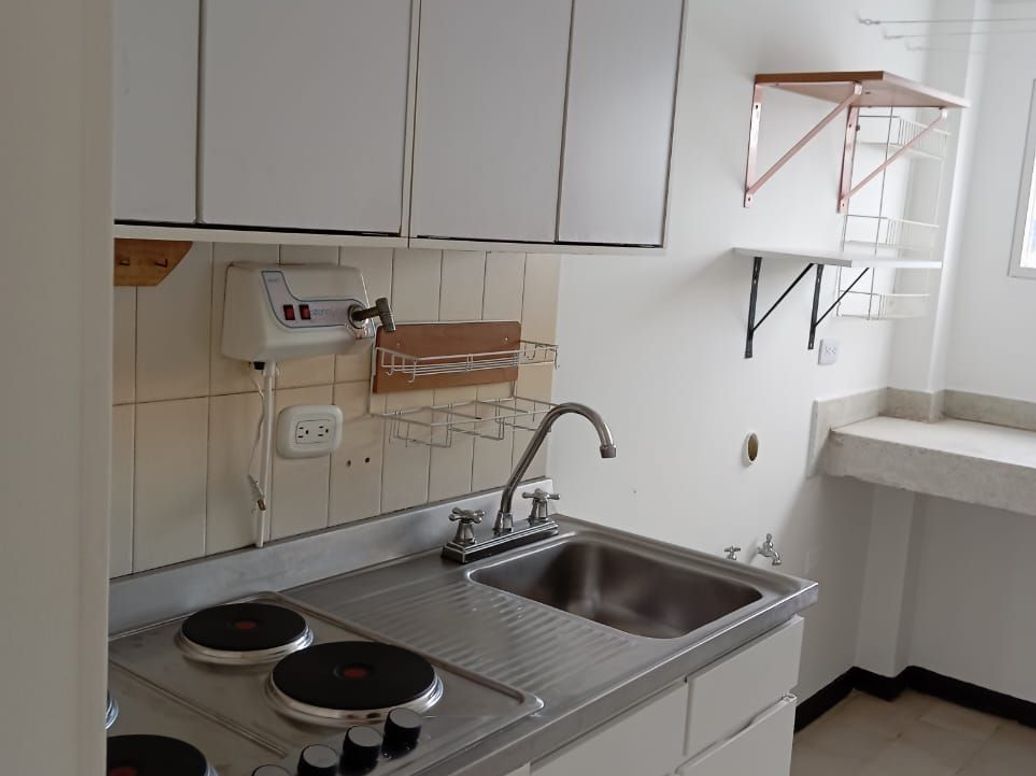 Apartamento de 2 alcobas en arriendo en Villas De Granada Et. I, Bogotá, 48 m² · foto 12 de 15