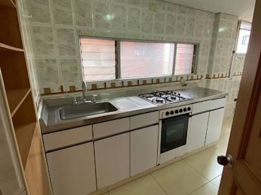 Apartamento de 4 alcobas en arriendo en Rafael Núñez, Bogotá, 79 m² · foto 13 de 20