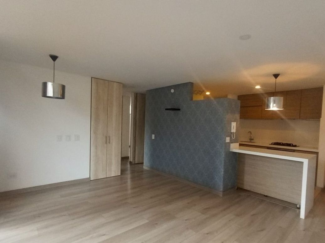Apartamento de 2 alcobas en venta en Normandía, Bogotá, 68 m² · foto 2 de 19