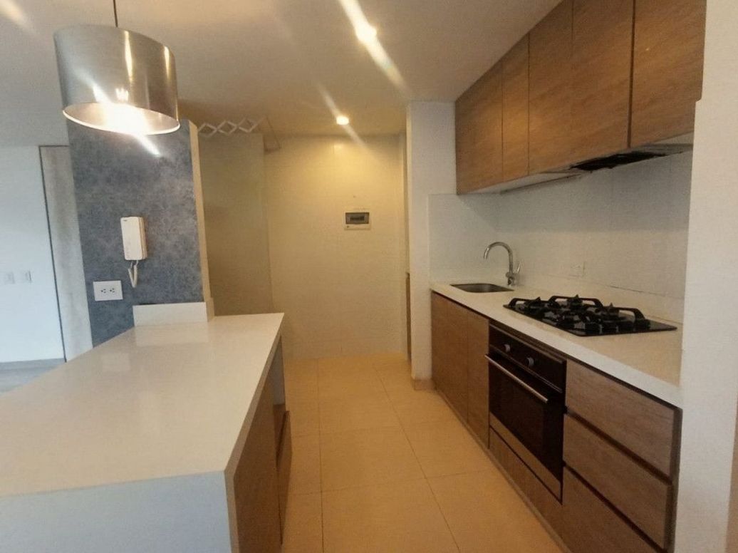 Apartamento de 2 alcobas en venta en Normandía, Bogotá, 68 m² · foto 3 de 19