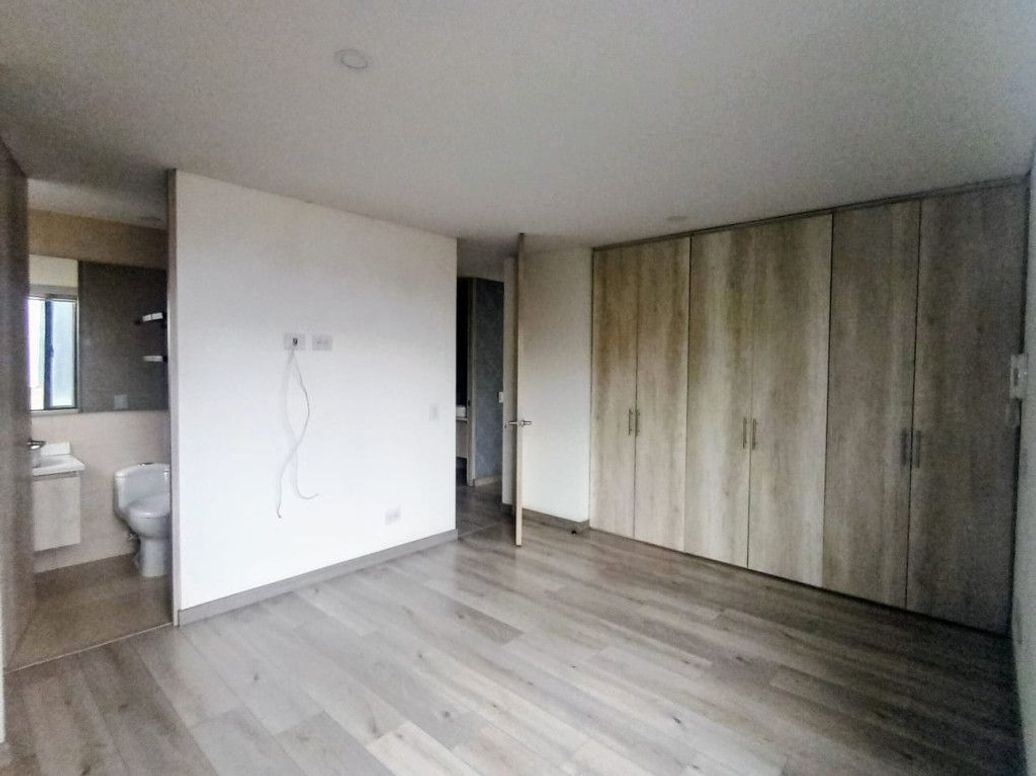 Apartamento de 2 alcobas en venta en Normandía, Bogotá, 68 m² · foto 4 de 19
