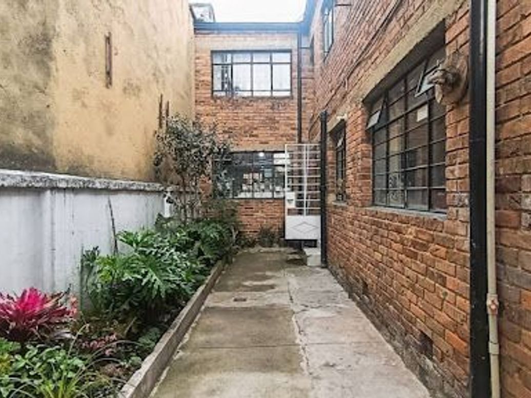 Casa de 5 alcobas en venta en San Luis, Bogotá, 236 m² · foto 16 de 17