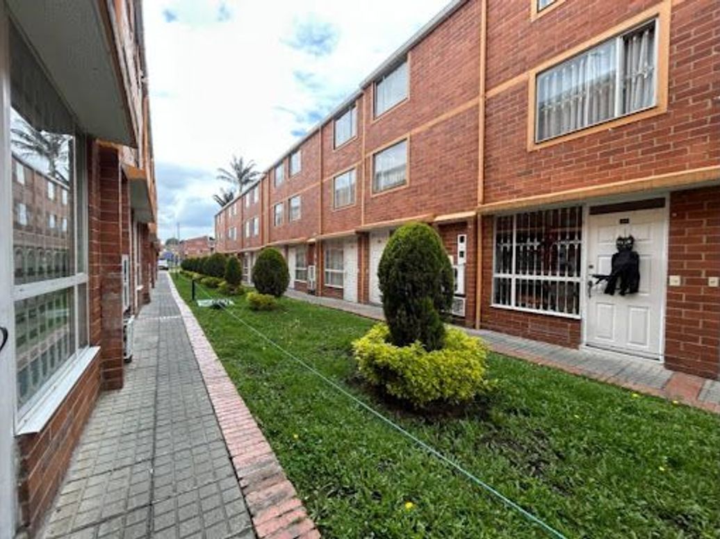 Casa de 4 alcobas en venta en Villa Luz, Bogotá, 68 m² · foto 18 de 20