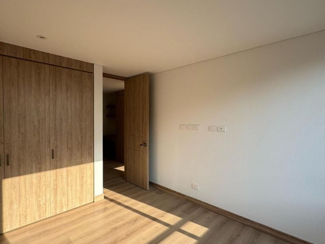 Apartamento de 3 alcobas en arriendo en Santa Barbara Occidental, Bogotá, 110 m² · foto 18 de 20