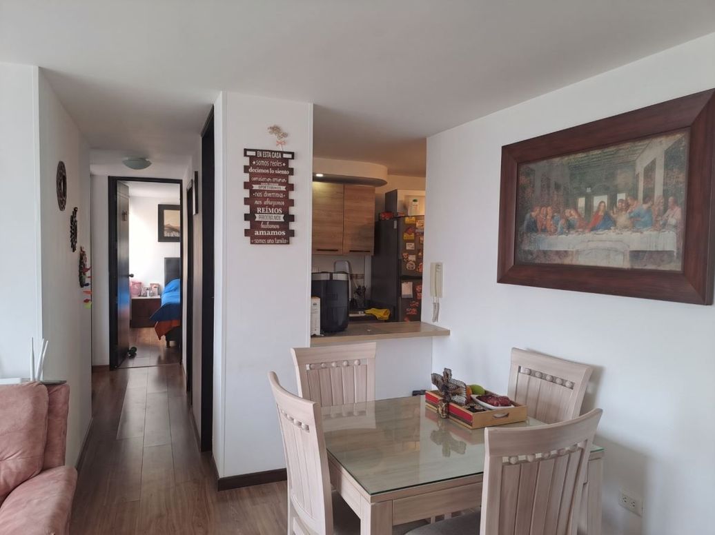 Apartamento de 3 alcobas en venta en Gran Granada, Bogotá, 55 m² · foto 2 de 17