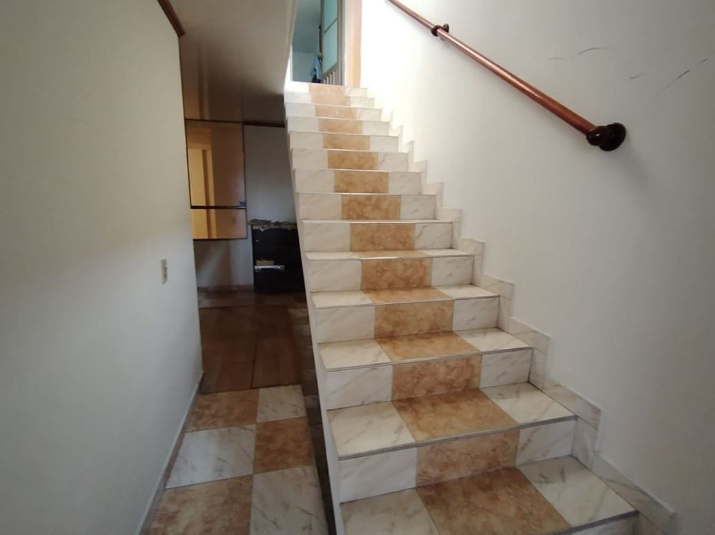 Casa de 6 alcobas en venta en Castilla, Bogotá, 214 m² · foto 13 de 20
