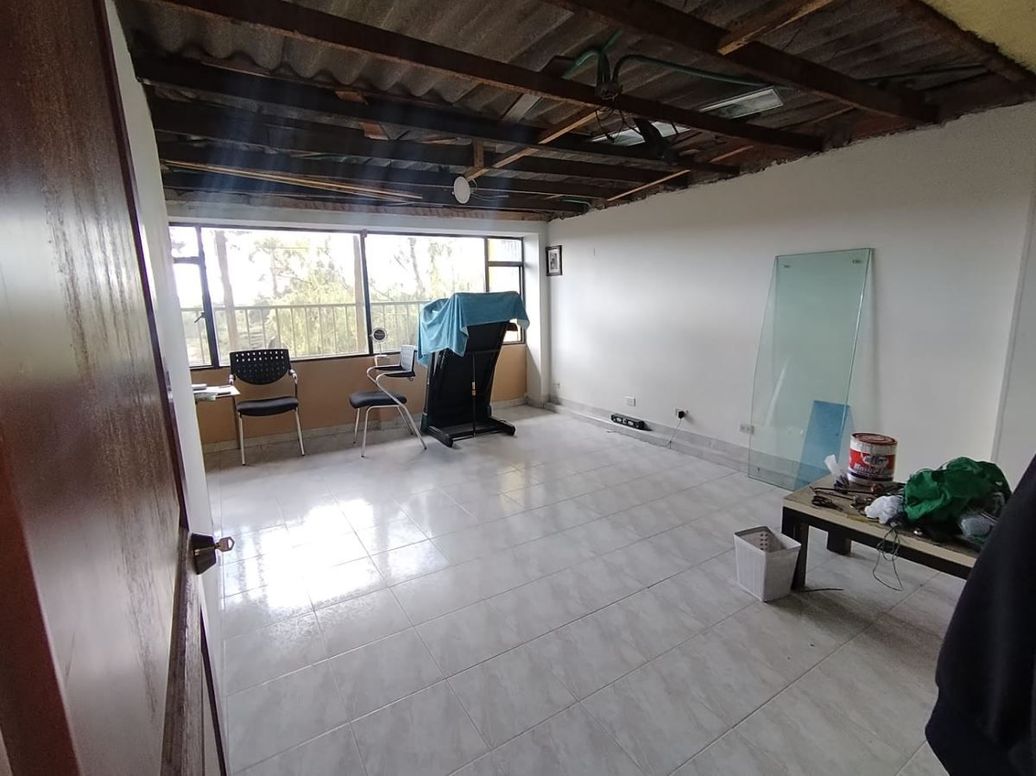 Casa de 6 alcobas en venta en Castilla, Bogotá, 214 m² · foto 15 de 20