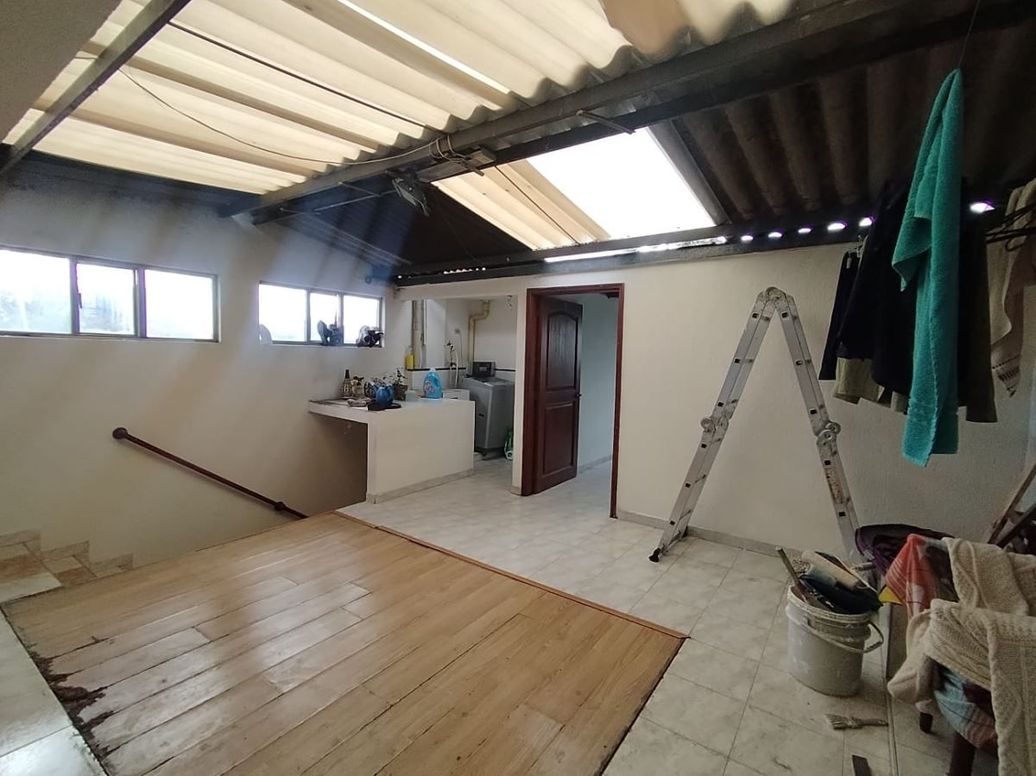 Casa de 6 alcobas en venta en Castilla, Bogotá, 214 m² · foto 14 de 20