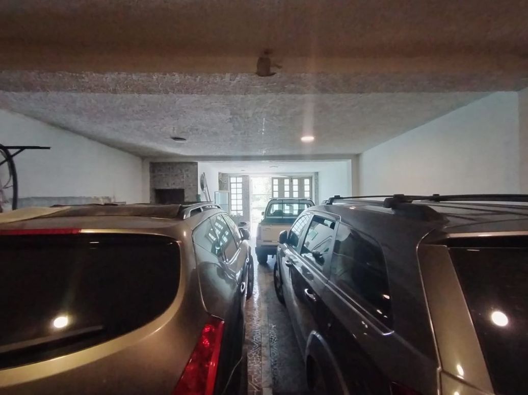 Casa de 6 alcobas en venta en Castilla, Bogotá, 214 m² · foto 19 de 20