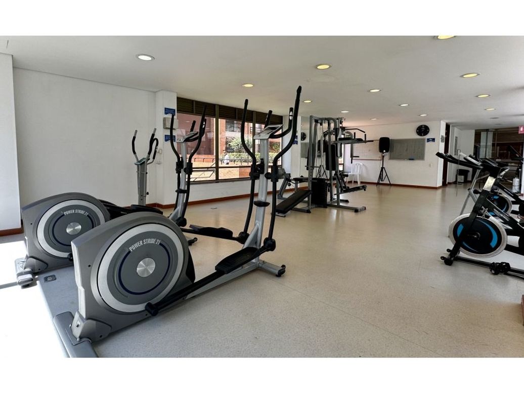 Apartamento de 4 alcobas en arriendo en San José De Bavaria, Bogotá, 109 m² · foto 10 de 20