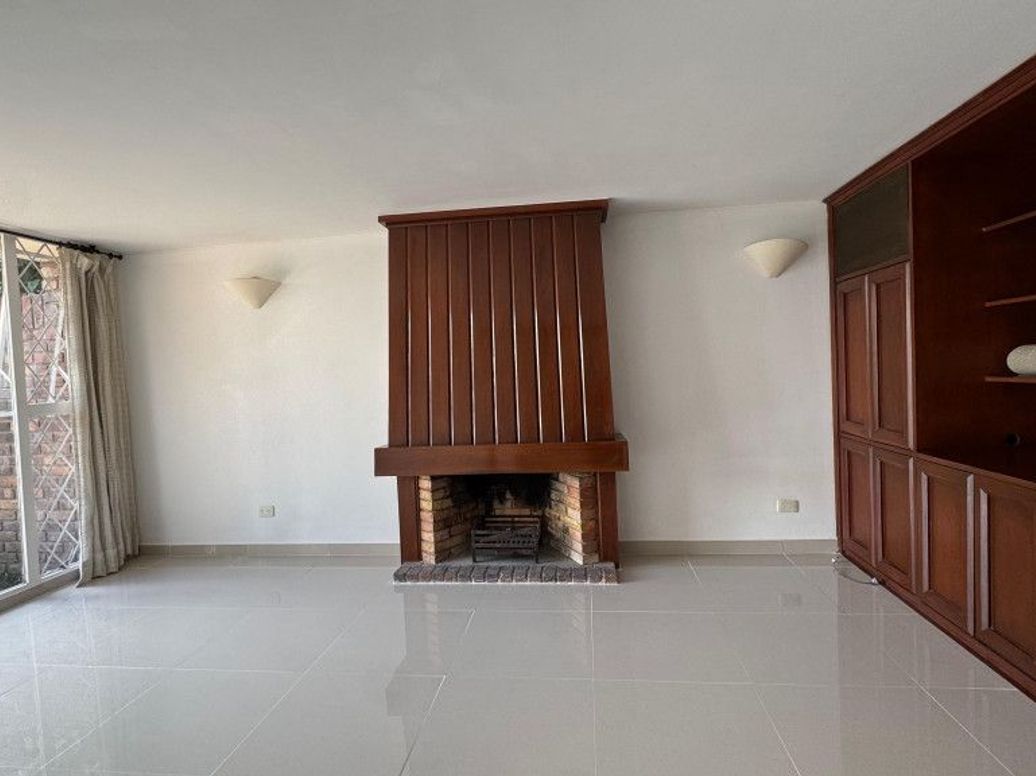 Casa de 4 alcobas en arriendo en Nuevo Contry, Bogotá, 213 m² · foto 3 de 20