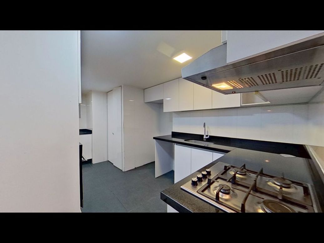 Apartamento de 1 alcoba en venta en Santa Barbara Central, Bogotá, 60 m² · foto 2 de 20
