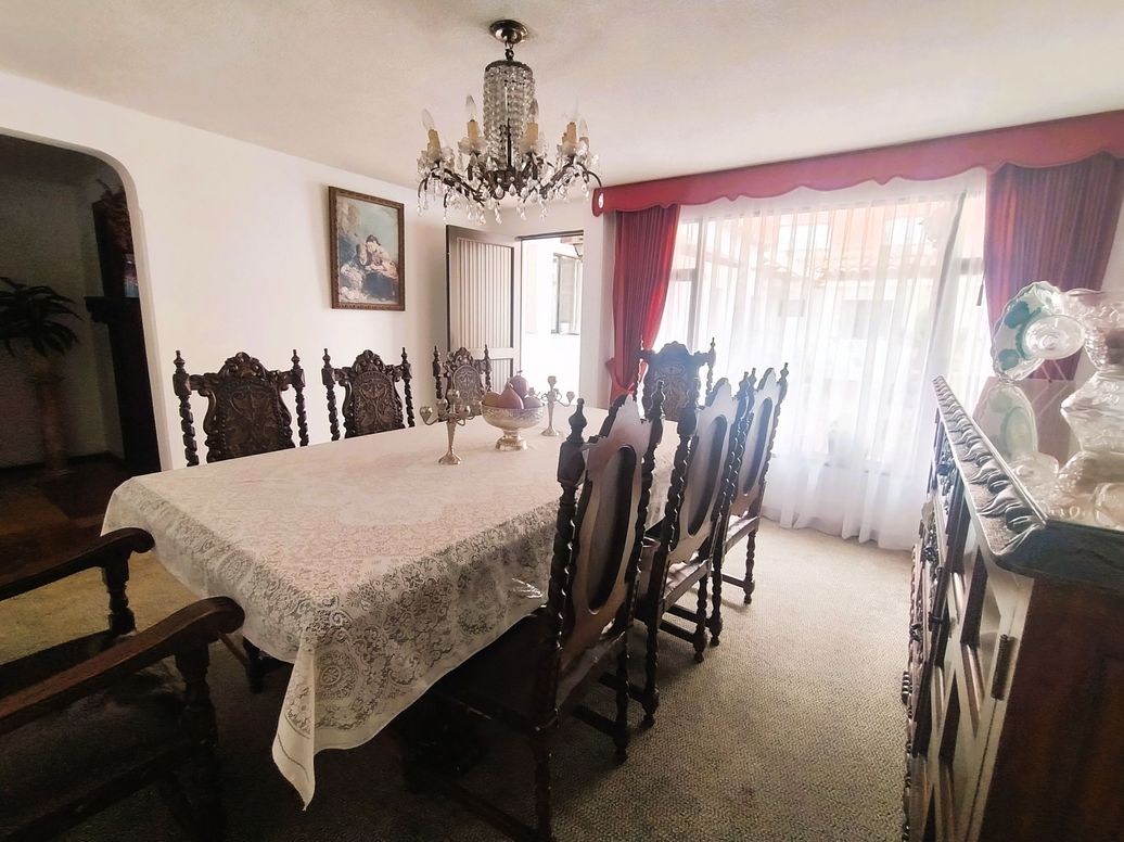 Casa de 5 alcobas en venta en Molinos Norte, Bogotá, 298 m² · foto 4 de 17