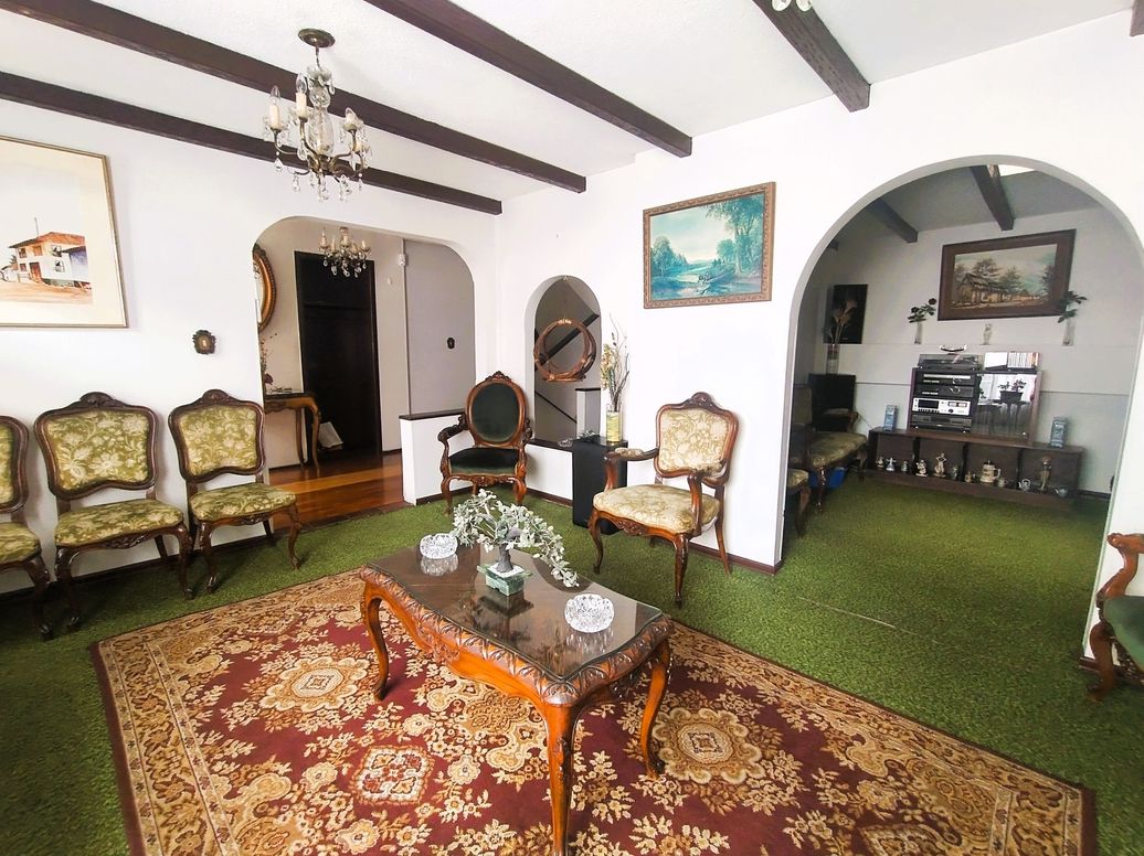 Casa de 5 alcobas en venta en Molinos Norte, Bogotá, 298 m² · foto 11 de 17