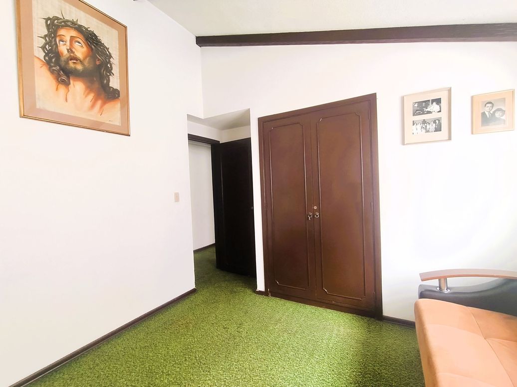 Casa de 5 alcobas en venta en Molinos Norte, Bogotá, 298 m² · foto 14 de 17