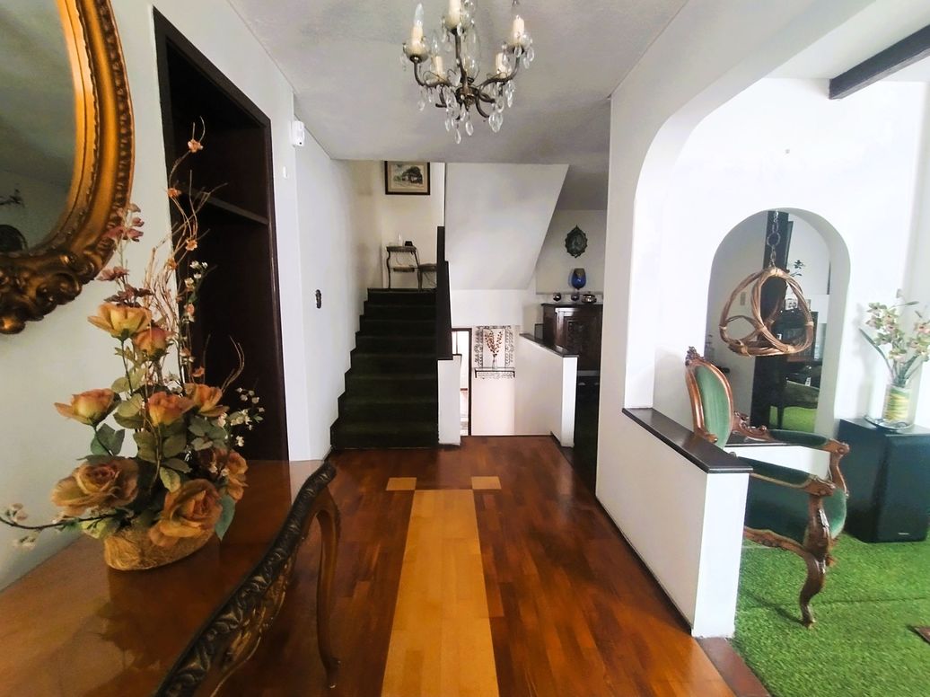 Casa de 5 alcobas en venta en Molinos Norte, Bogotá, 298 m² · foto 7 de 17