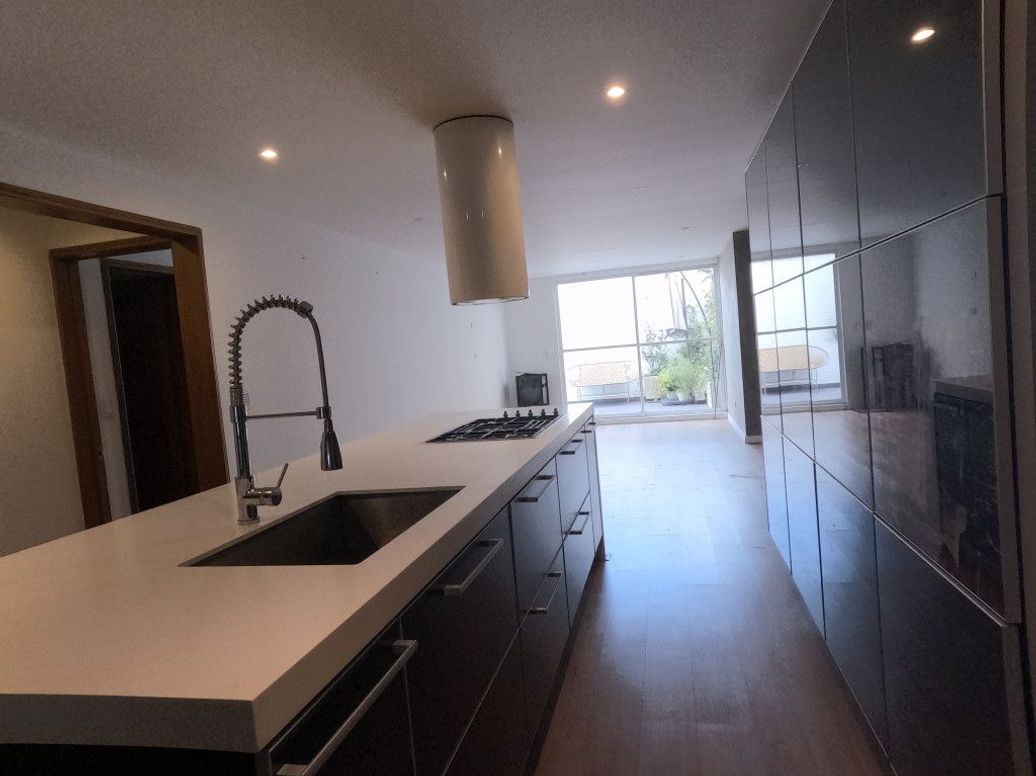 Apartamento de 2 alcobas en arriendo en Santa Barbara Central, Bogotá, 626 m² · foto 2 de 20