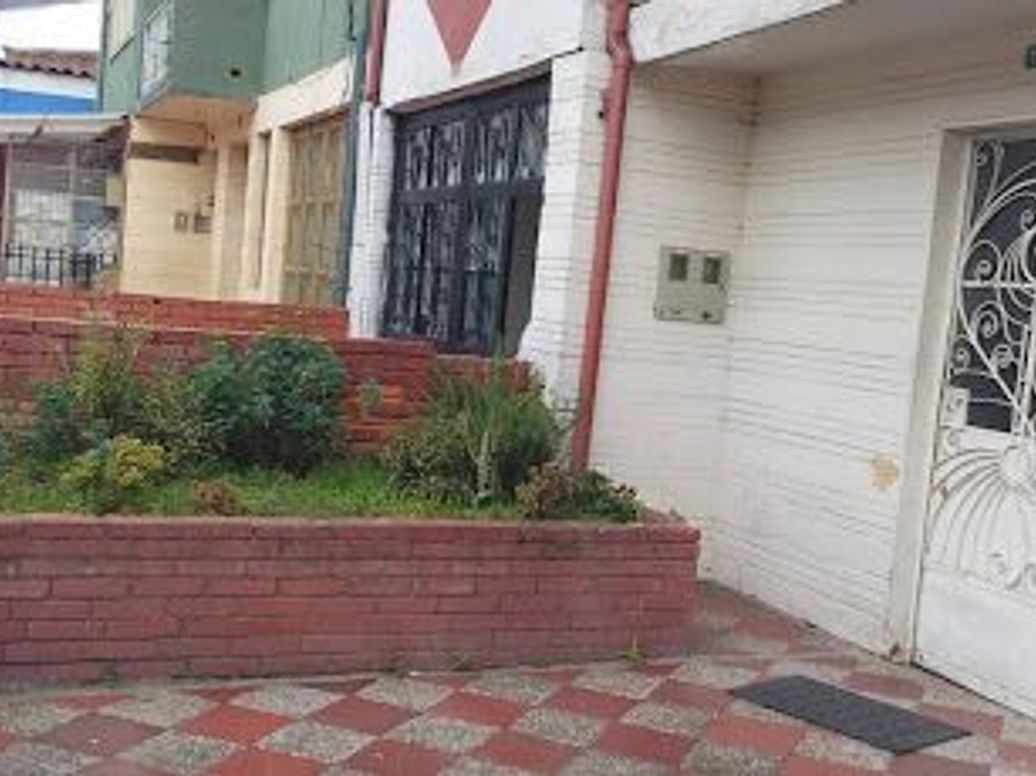 Casa de 5 alcobas en venta en Ciudad Jardín Sur, Bogotá, 243 m² · foto 3 de 20