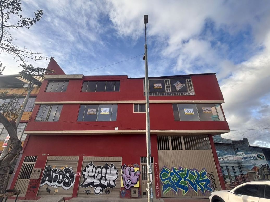 Casa de 4 alcobas en venta en Miraflores Kennedy, Bogotá, 356 m² · foto 2 de 20