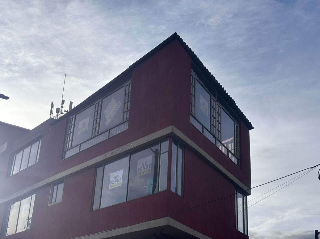 Casa de 4 alcobas en venta en Miraflores Kennedy, Bogotá, 356 m² · foto 4 de 20