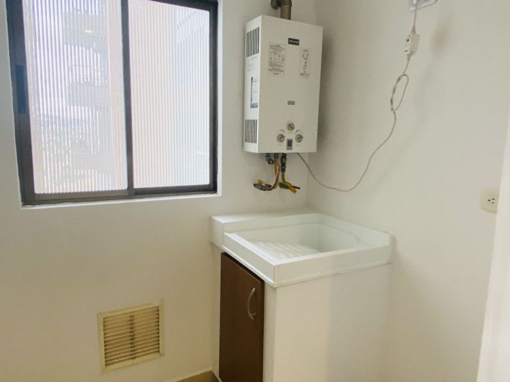 Apartamento de 3 alcobas en arriendo en Andes Norte, Bogotá, 111 m² · foto 9 de 20
