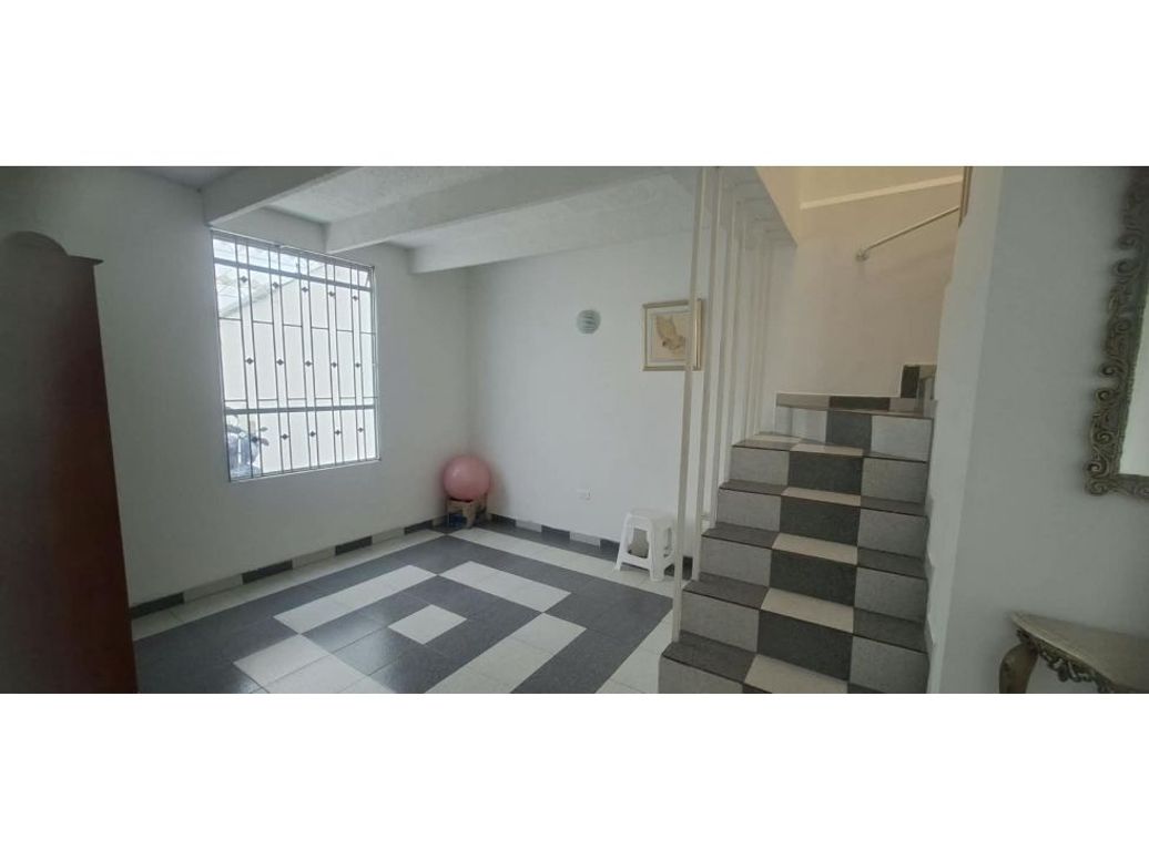 Casa de 5 alcobas en arriendo en Carabelas, Bogotá, 220 m² · foto 5 de 15