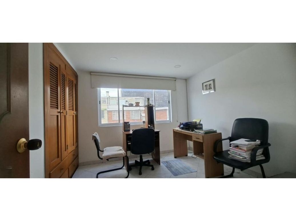 Casa de 5 alcobas en arriendo en Carabelas, Bogotá, 220 m² · foto 12 de 15