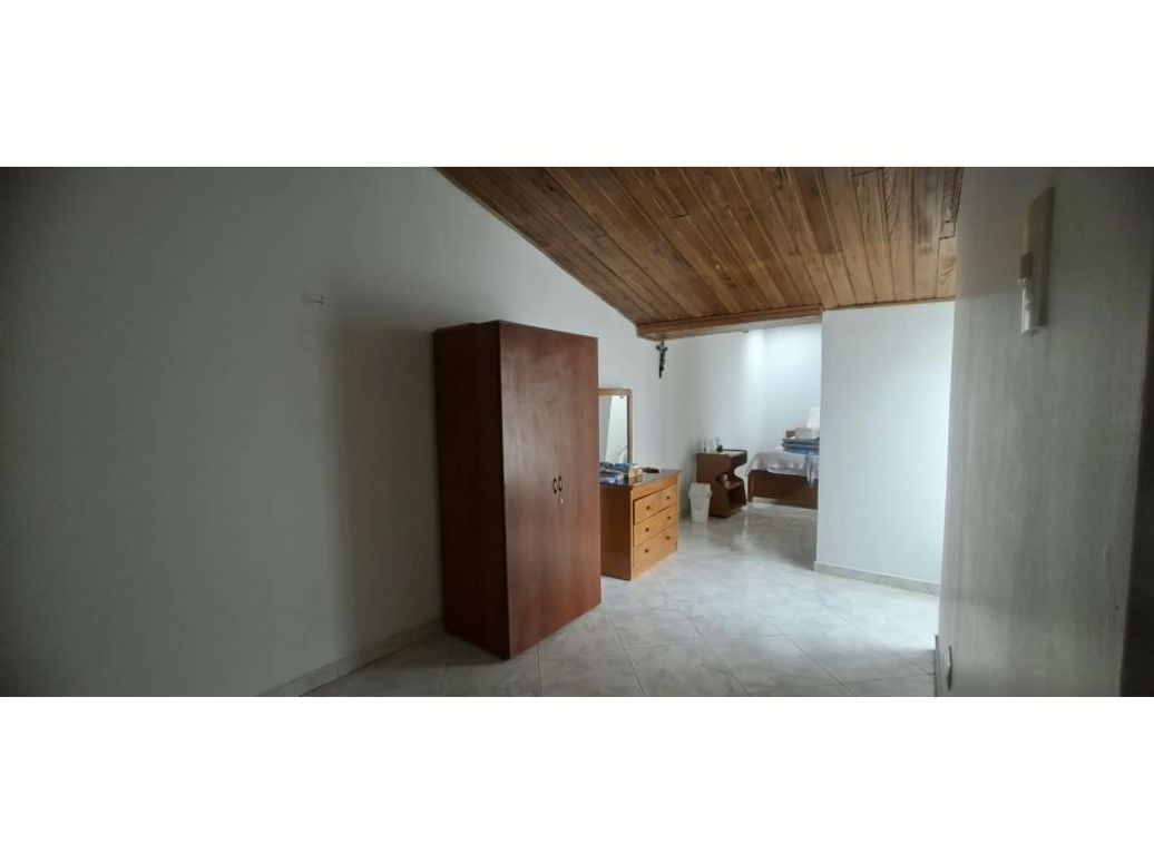 Casa de 5 alcobas en arriendo en Carabelas, Bogotá, 220 m² · foto 11 de 15