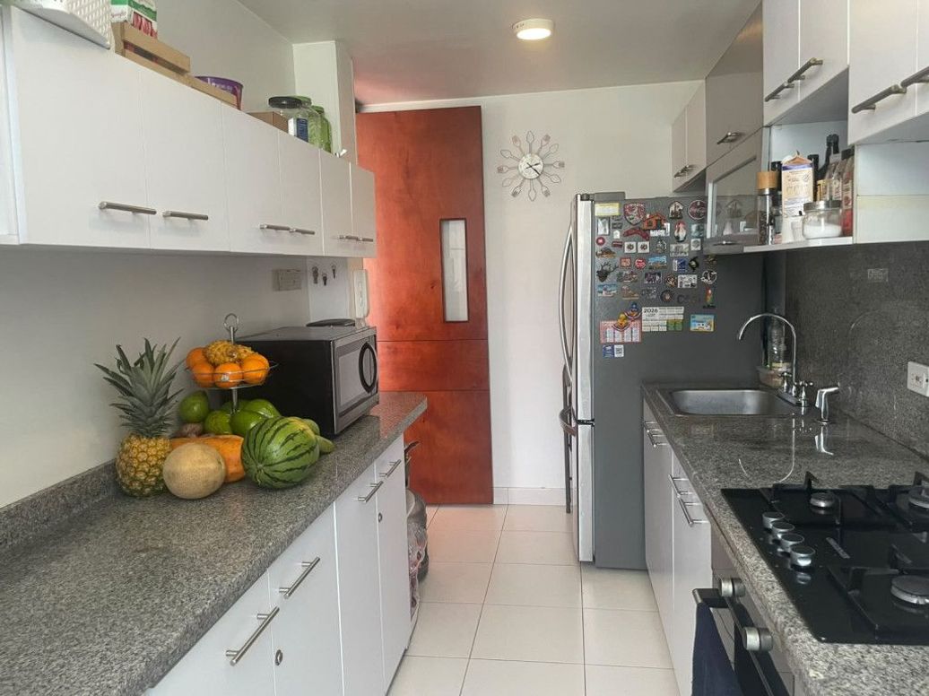Apartamento de 3 alcobas en venta en Ub. Santa Coloma, Bogotá, 111 m² · foto 4 de 15