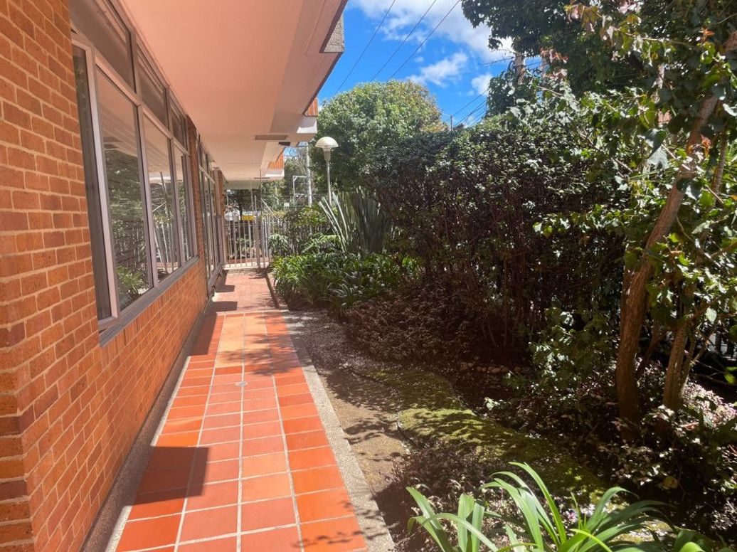Apartamento de 3 alcobas en venta en Ub. Santa Coloma, Bogotá, 111 m² · foto 14 de 15