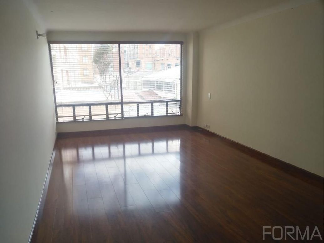 Apartamento de 2 alcobas en venta en Los Cedritos, Bogotá, 63 m² · foto 2 de 14