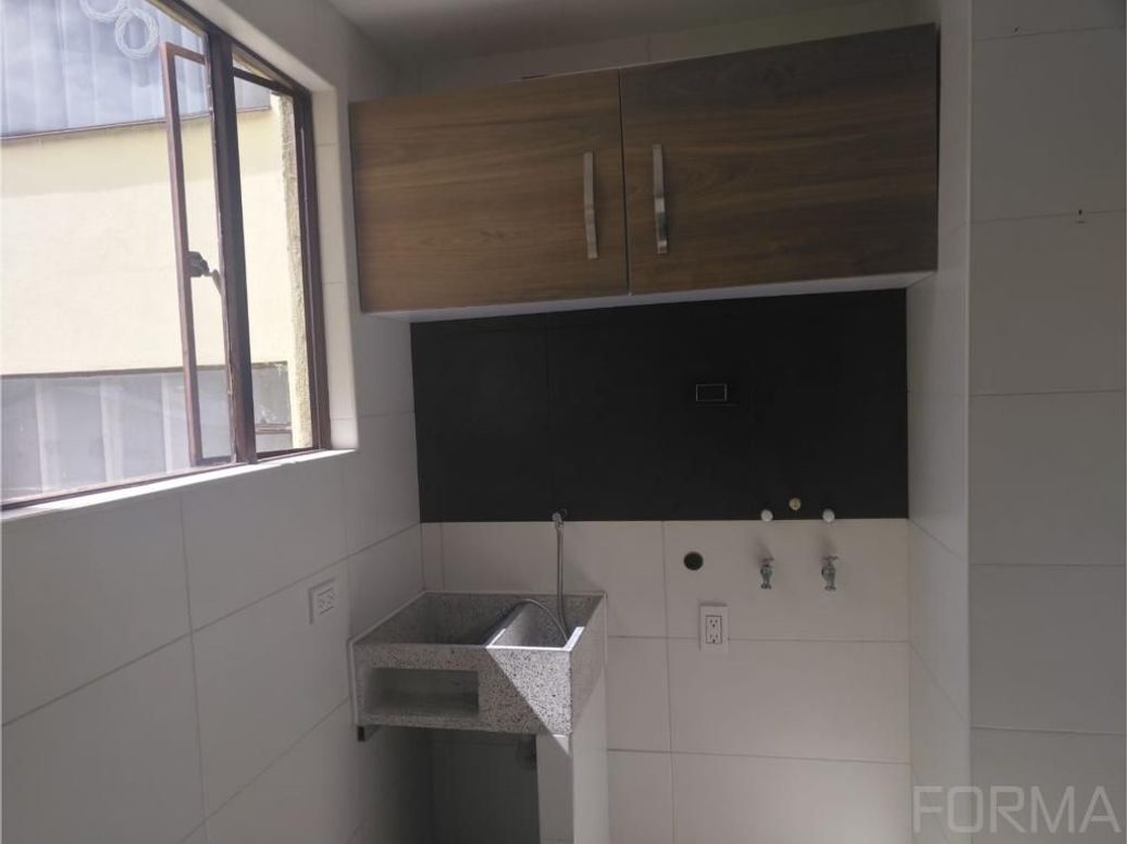 Apartamento de 2 alcobas en venta en Los Cedritos, Bogotá, 63 m² · foto 12 de 14
