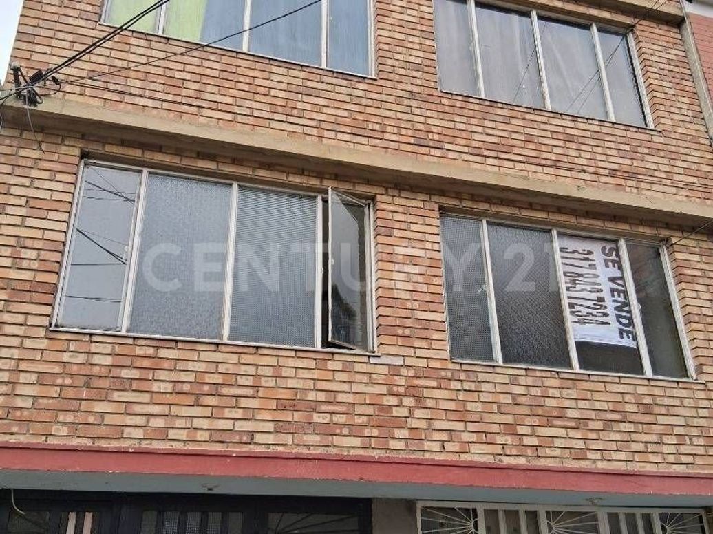 Casa de 8 alcobas en venta en Centro Usme, Bogotá, 92 m² · foto 3 de 20