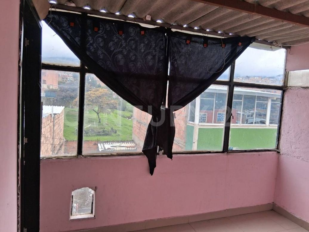 Casa de 8 alcobas en venta en Centro Usme, Bogotá, 92 m² · foto 5 de 20