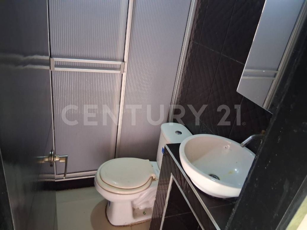 Casa de 8 alcobas en venta en Centro Usme, Bogotá, 92 m² · foto 8 de 20