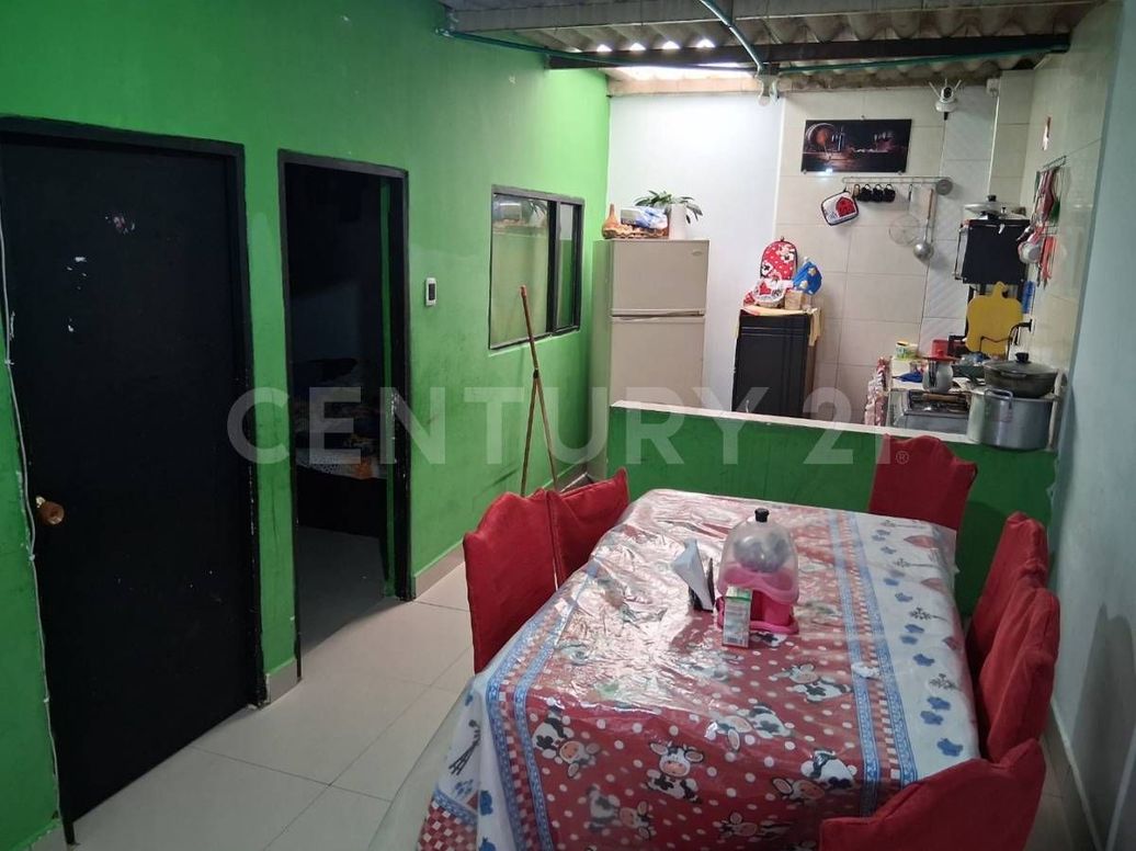 Casa de 8 alcobas en venta en Centro Usme, Bogotá, 92 m² · foto 11 de 20
