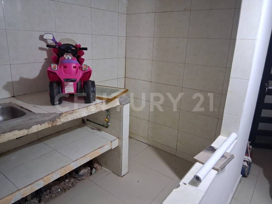 Casa de 8 alcobas en venta en Centro Usme, Bogotá, 92 m² · foto 18 de 20